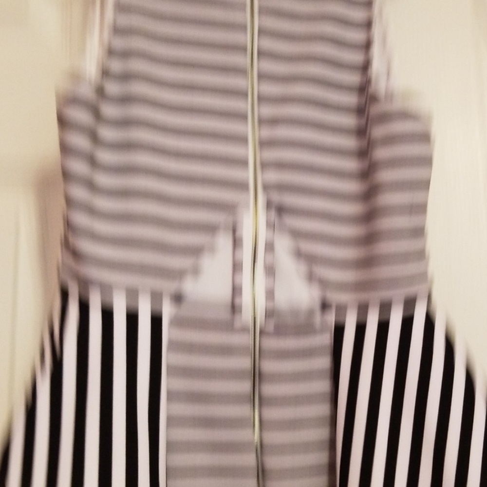 XOXO Dress - Picture 4 of 4